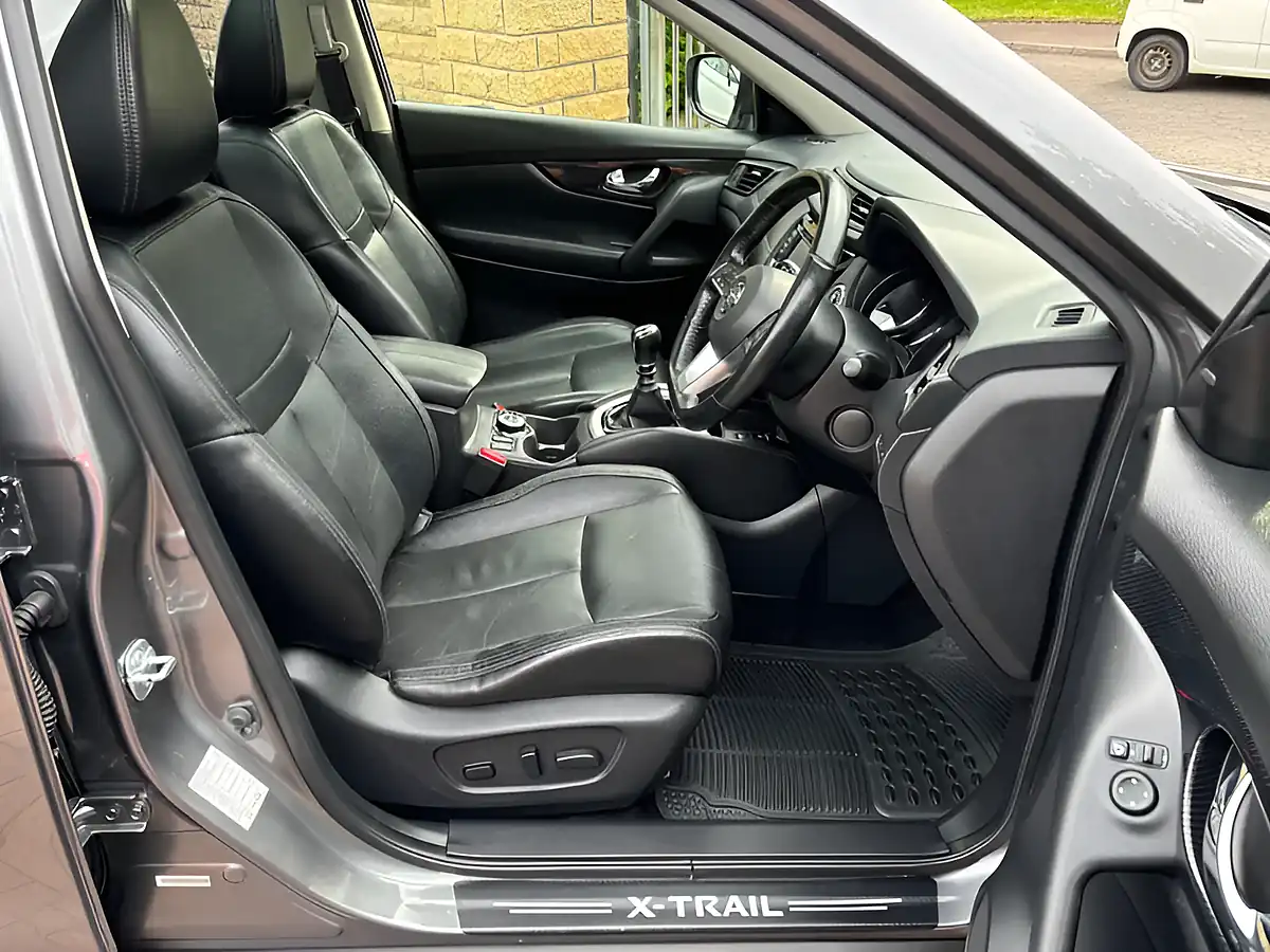 Used 2017 Nissan X-Trail Tekna Grey - Interior and Exterior details 11