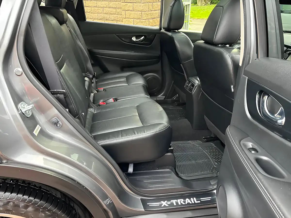 Used 2017 Nissan X-Trail Tekna Grey - Interior and Exterior details 12