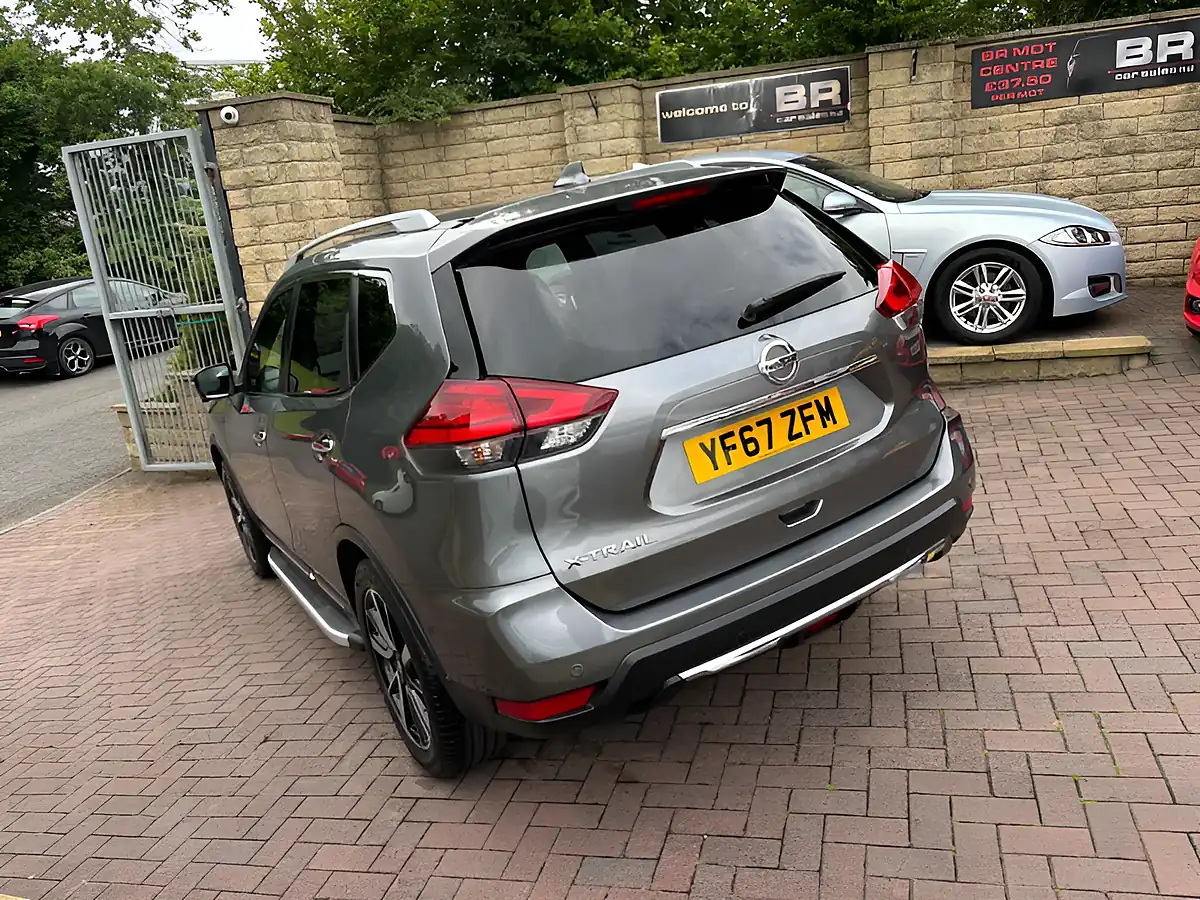 Used 2017 Nissan X-Trail Tekna Grey - Interior and Exterior details 8