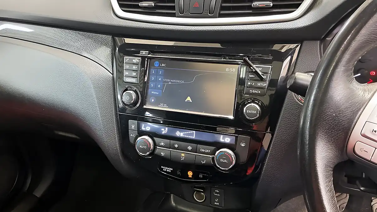 Used 2017 Nissan X-Trail Tekna Grey - Interior and Exterior details 7