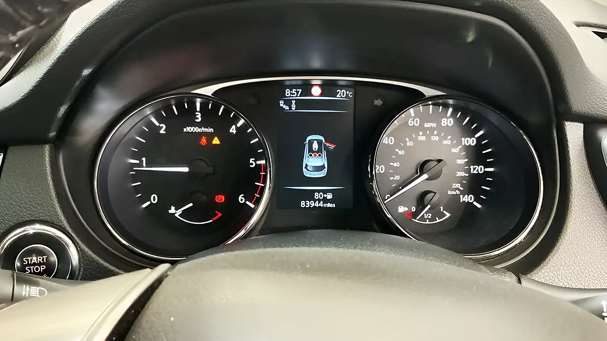Used 2017 Nissan X-Trail Tekna Grey - Interior and Exterior details 8