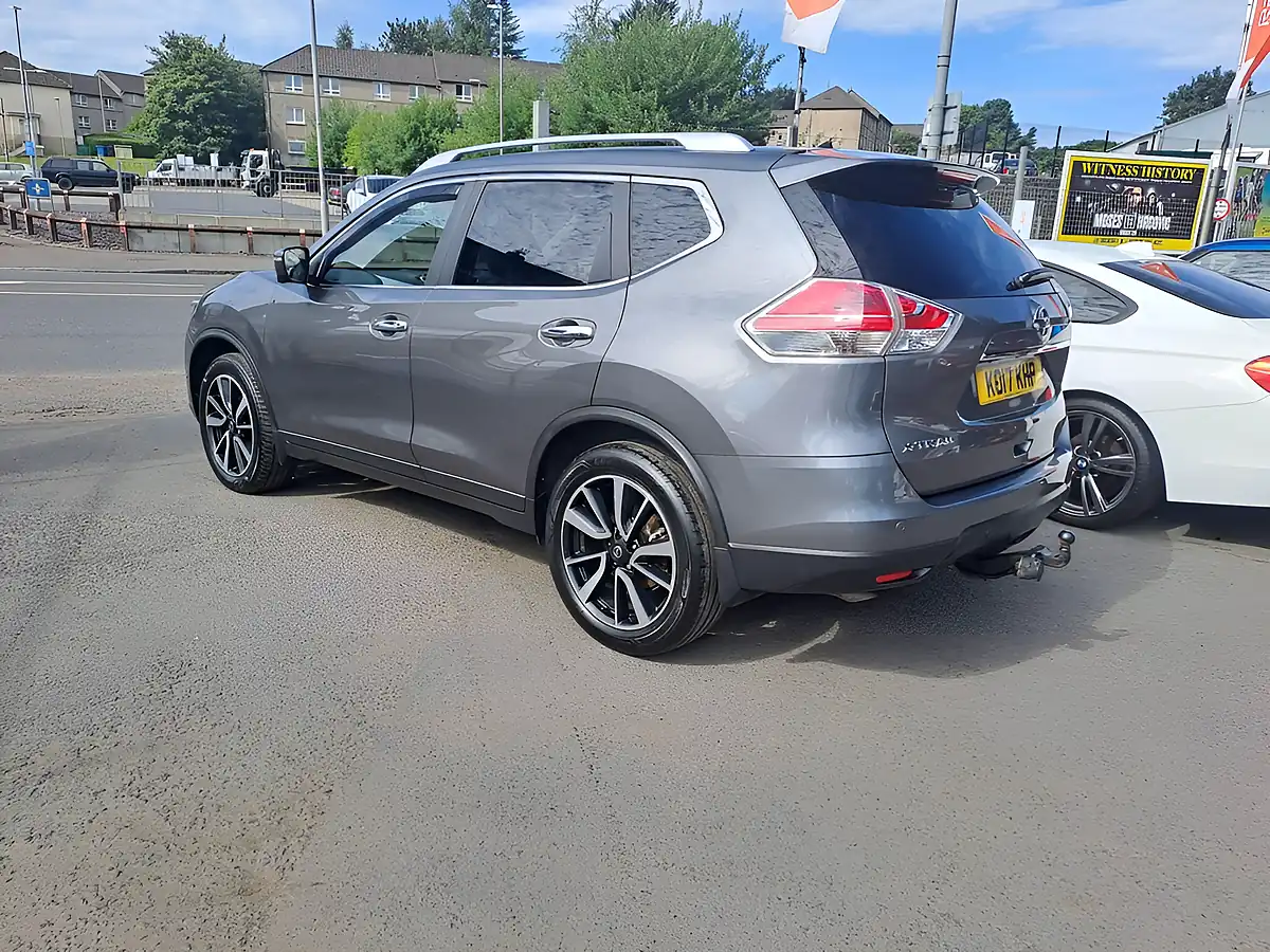 Used 2017 Nissan X-Trail Tekna Grey - Interior and Exterior details 13