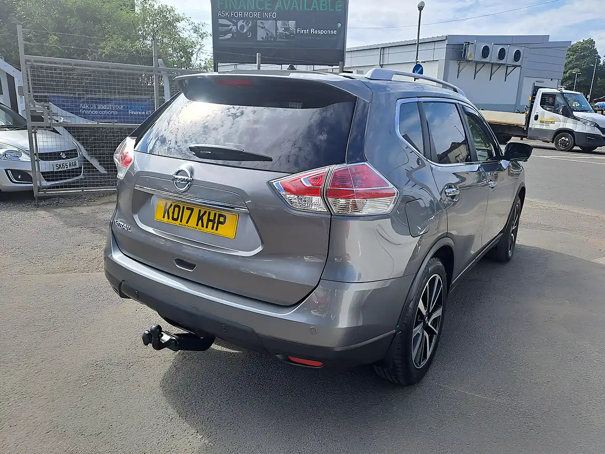 Used 2017 Nissan X-Trail Tekna Grey - Interior and Exterior details 3