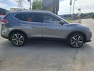 Used 2017 Nissan X-Trail Tekna Grey - Interior and Exterior details 4