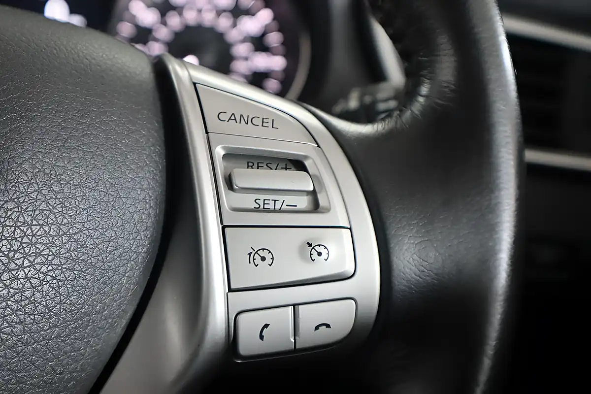 Used 2017 Nissan X-Trail Tekna Grey - Interior and Exterior details 11