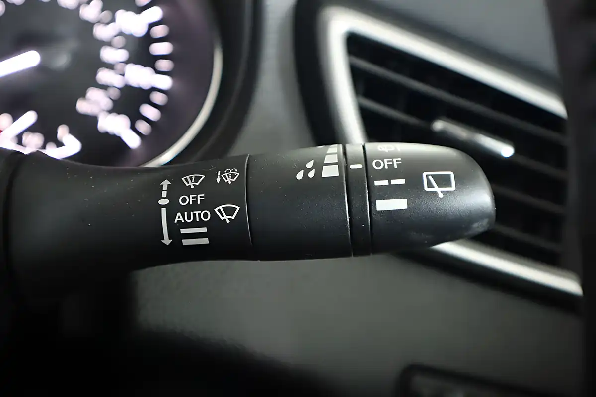 Used 2017 Nissan X-Trail Tekna Grey - Interior and Exterior details 12