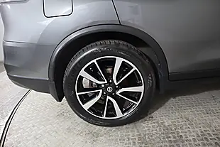 Used 2017 Nissan X-Trail Tekna Grey - Interior and Exterior details 14