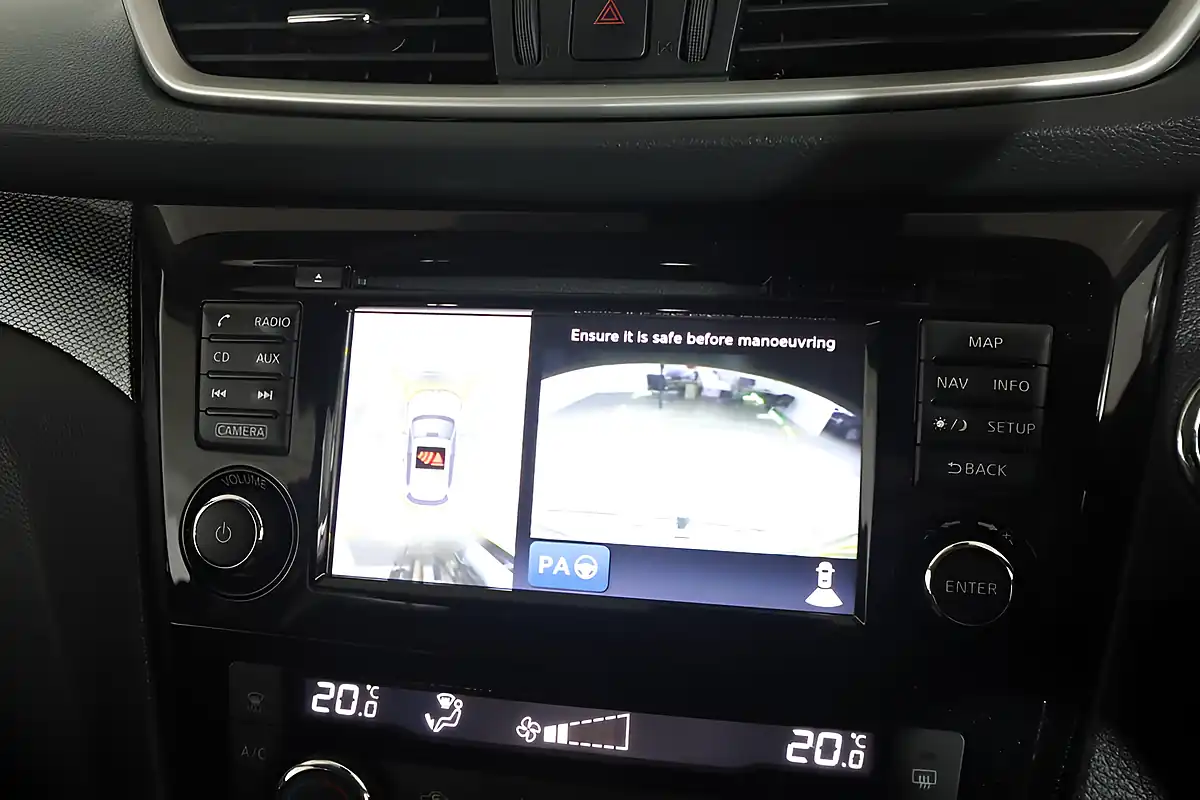 Used 2017 Nissan X-Trail Tekna Grey - Interior and Exterior details 18