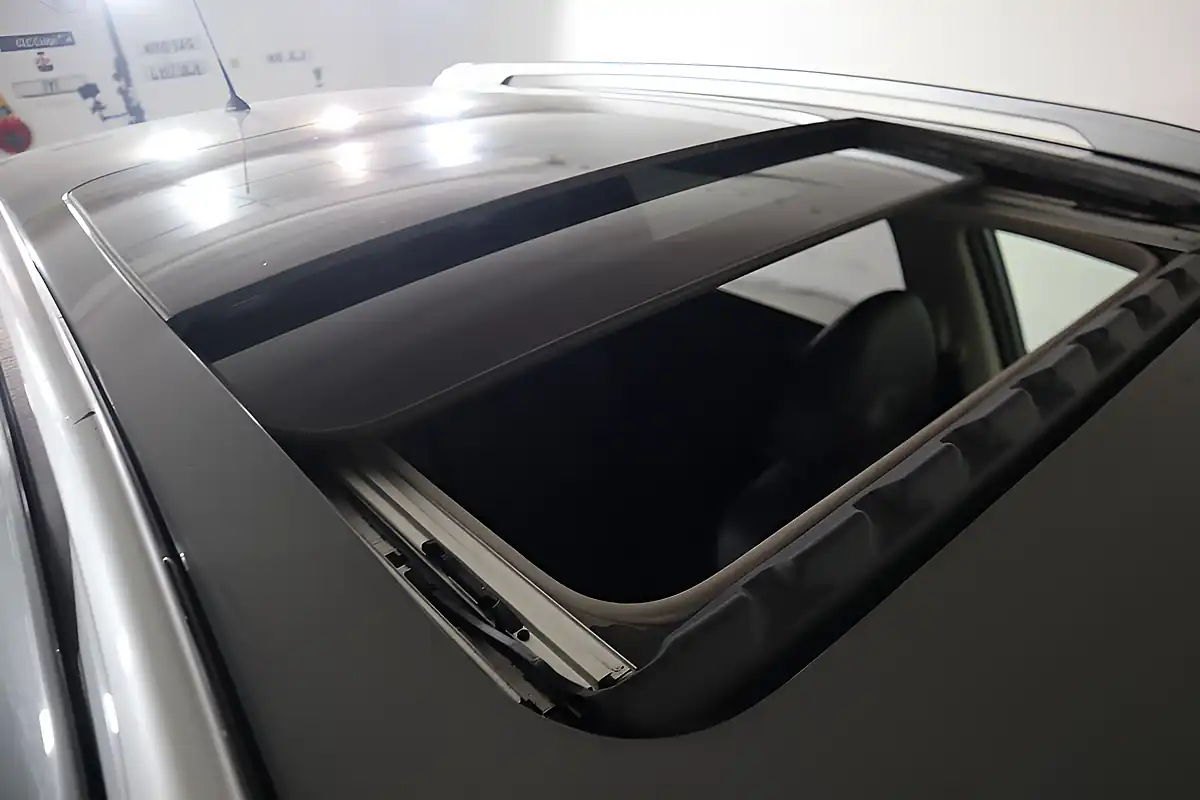 Used 2017 Nissan X-Trail Tekna Grey - Interior and Exterior details 20