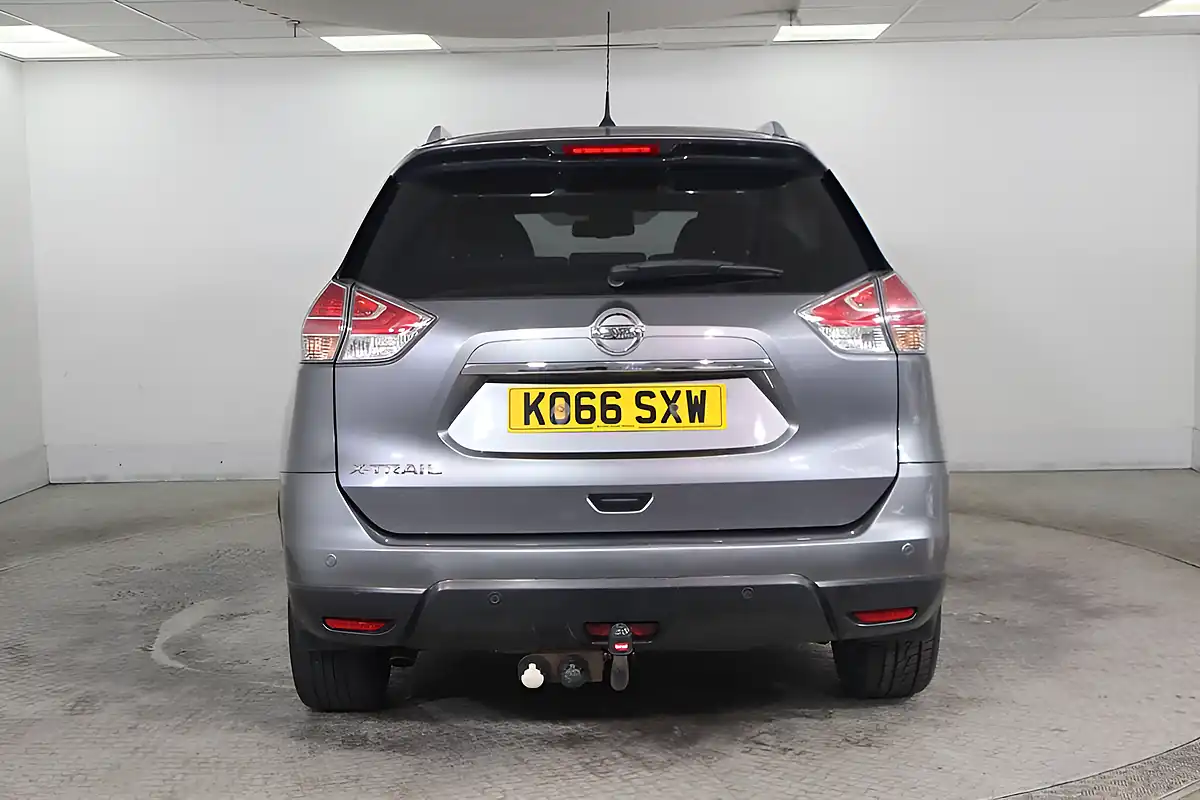 Used 2017 Nissan X-Trail Tekna Grey - Interior and Exterior details 5