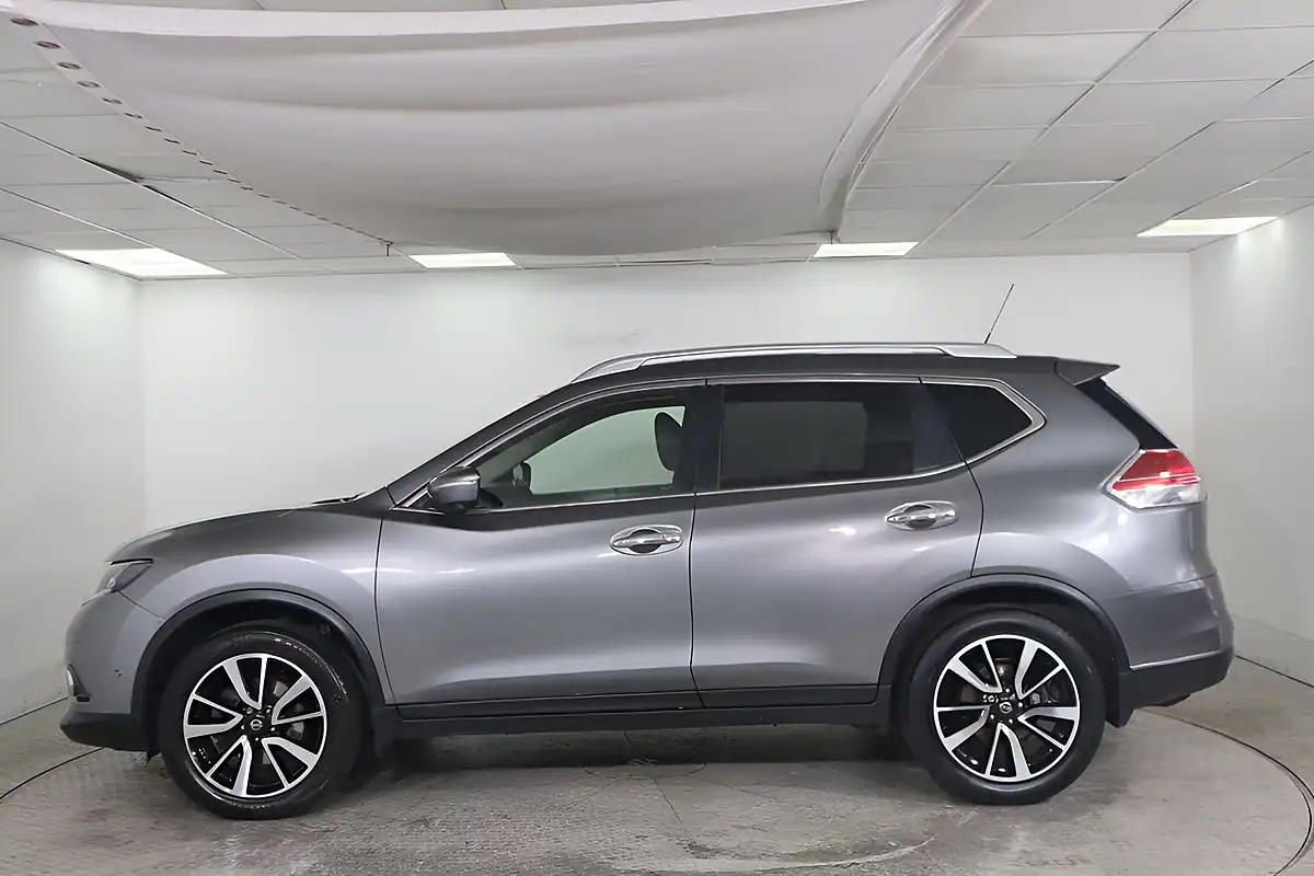 Used 2017 Nissan X-Trail Tekna Grey - Interior and Exterior details 8