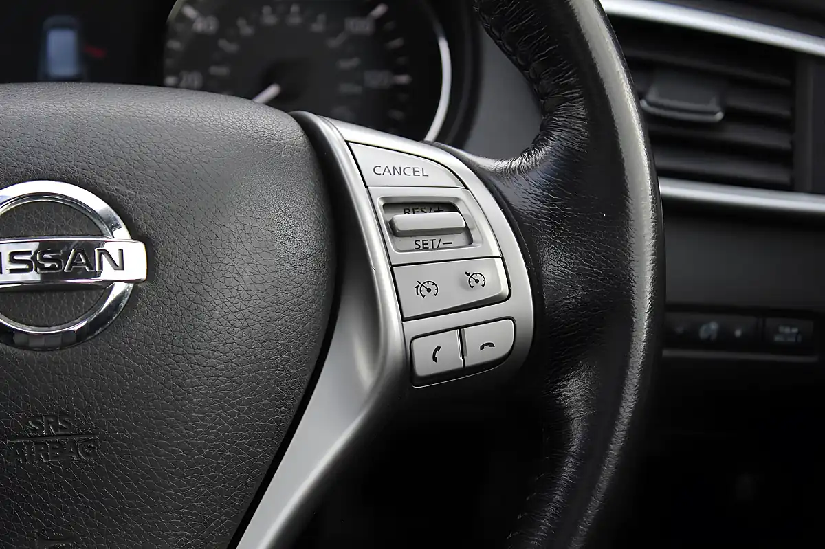 Used 2017 Nissan X-Trail Tekna Grey - Interior and Exterior details 12