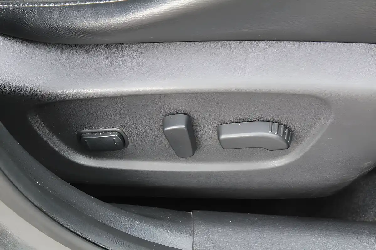 Used 2017 Nissan X-Trail Tekna Grey - Interior and Exterior details 13