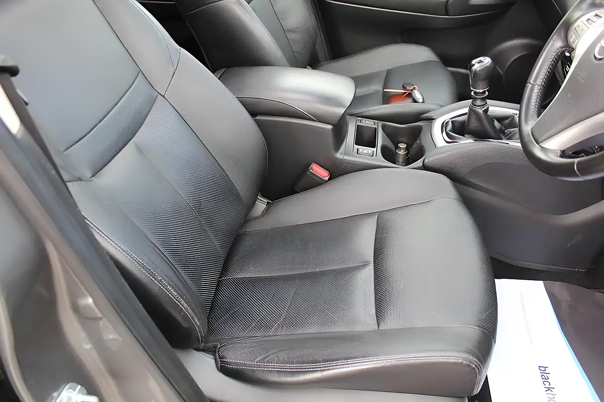 Used 2017 Nissan X-Trail Tekna Grey - Interior and Exterior details 20