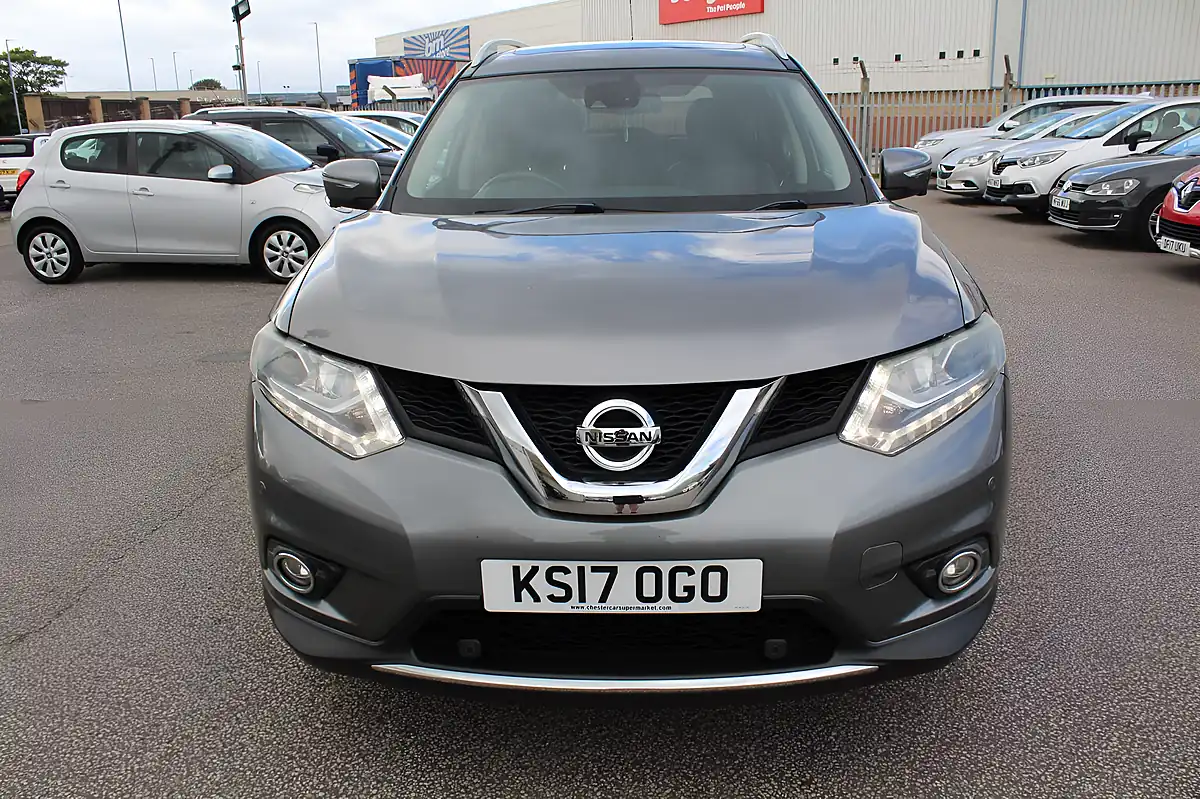 Used 2017 Nissan X-Trail Tekna Grey - Interior and Exterior details 3