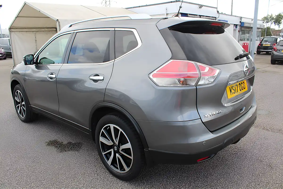 Used 2017 Nissan X-Trail Tekna Grey - Interior and Exterior details 4
