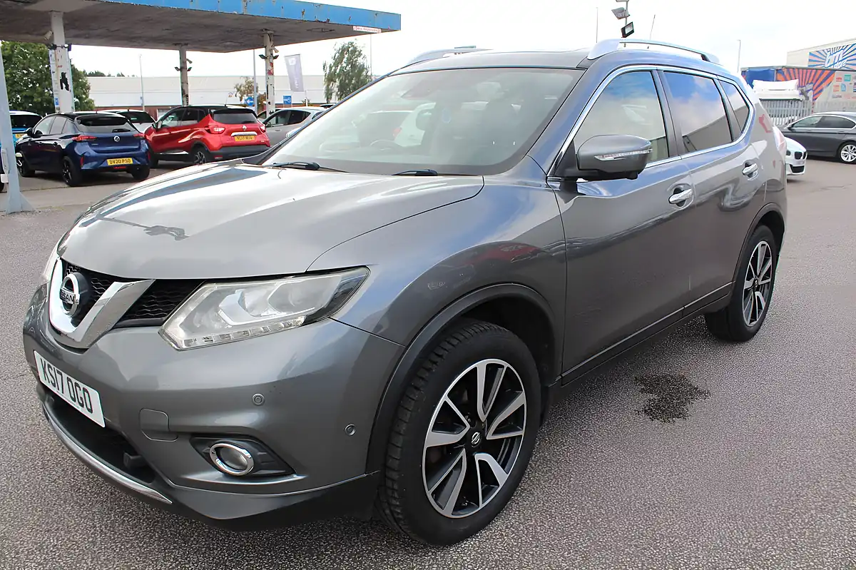 Used 2017 Nissan X-Trail Tekna Grey - Interior and Exterior details 5
