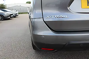 Used 2017 Nissan X-Trail Tekna Grey - Interior and Exterior details 9