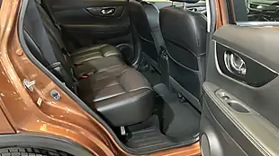Used 2017 Nissan X-Trail Tekna Orange - Interior and Exterior details 10