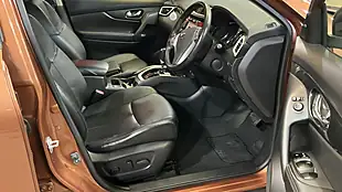Used 2017 Nissan X-Trail Tekna Orange - Interior and Exterior details 11