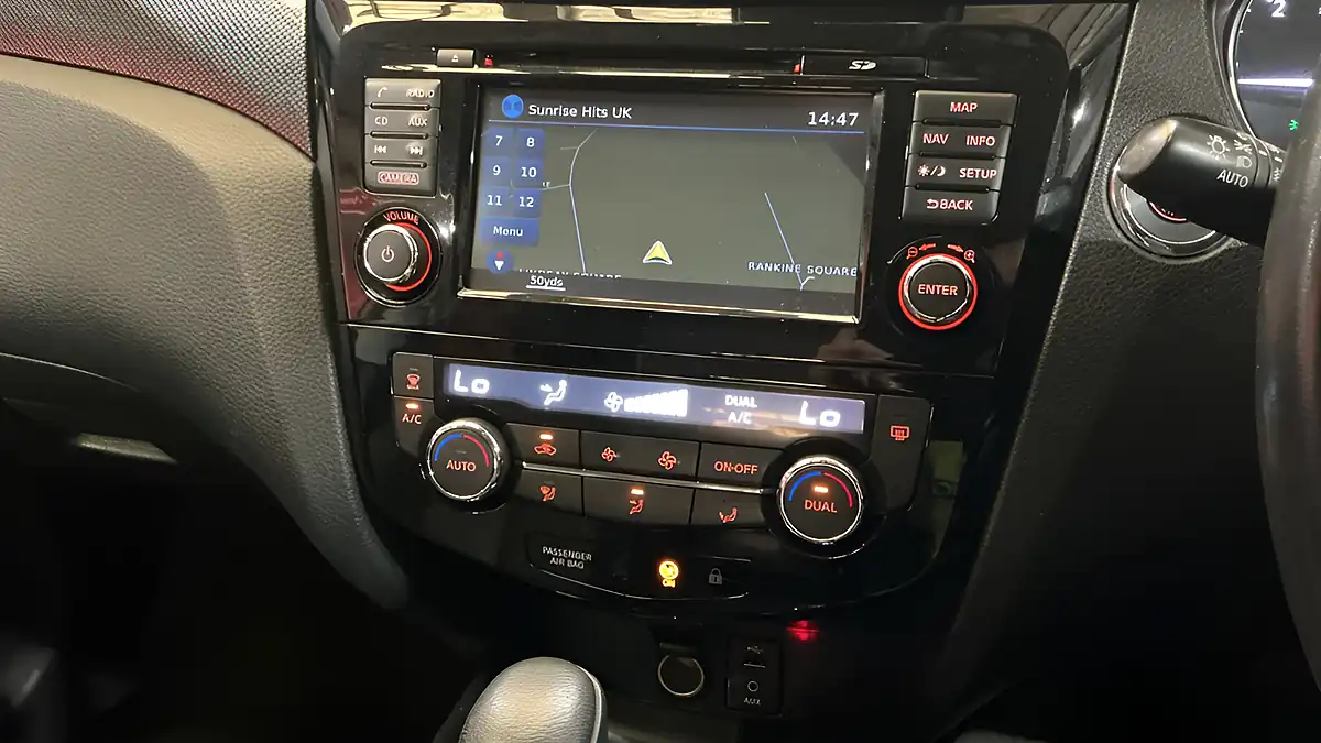 Used 2017 Nissan X-Trail Tekna Orange - Interior and Exterior details 13