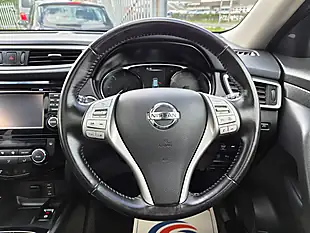 Used 2017 Nissan X-Trail Tekna Orange - Interior and Exterior details 10