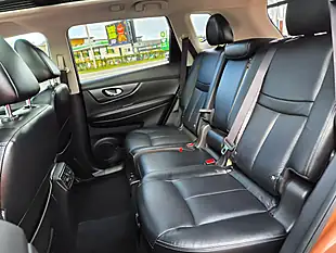 Used 2017 Nissan X-Trail Tekna Orange - Interior and Exterior details 16