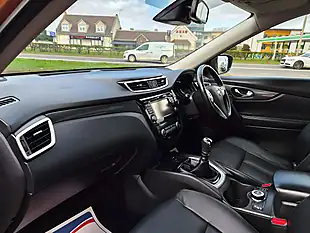 Used 2017 Nissan X-Trail Tekna Orange - Interior and Exterior details 18