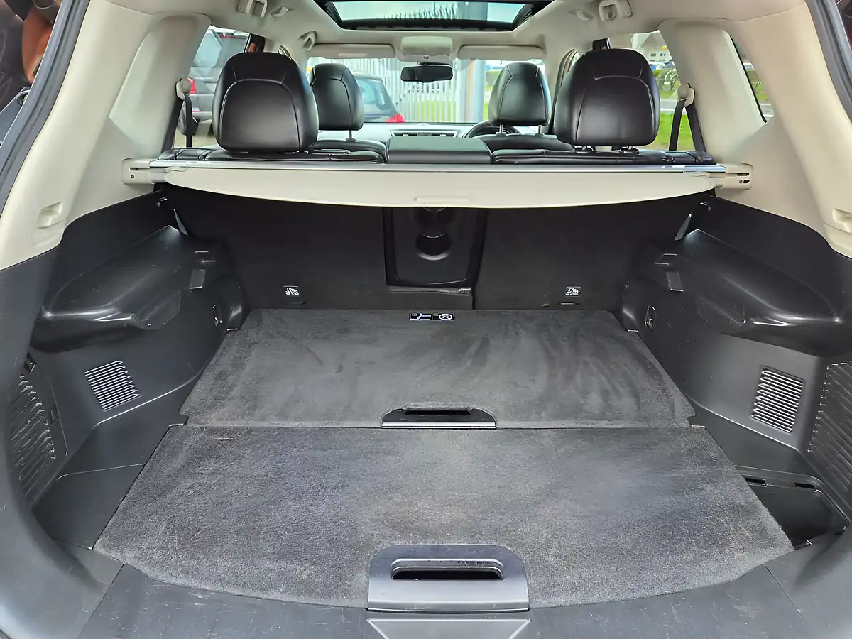 Used 2017 Nissan X-Trail Tekna Orange - Interior and Exterior details 19
