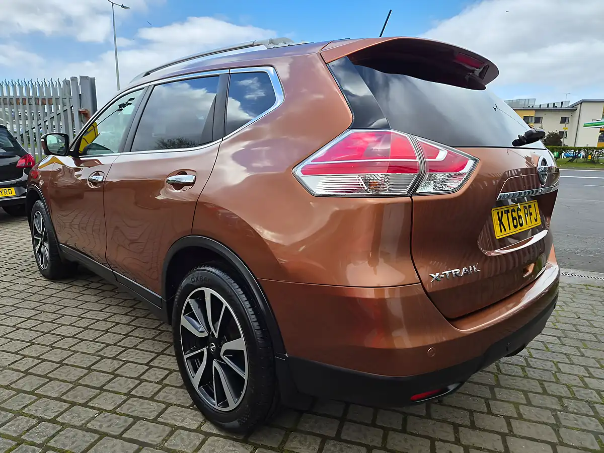 Used 2017 Nissan X-Trail Tekna Orange - Interior and Exterior details 4