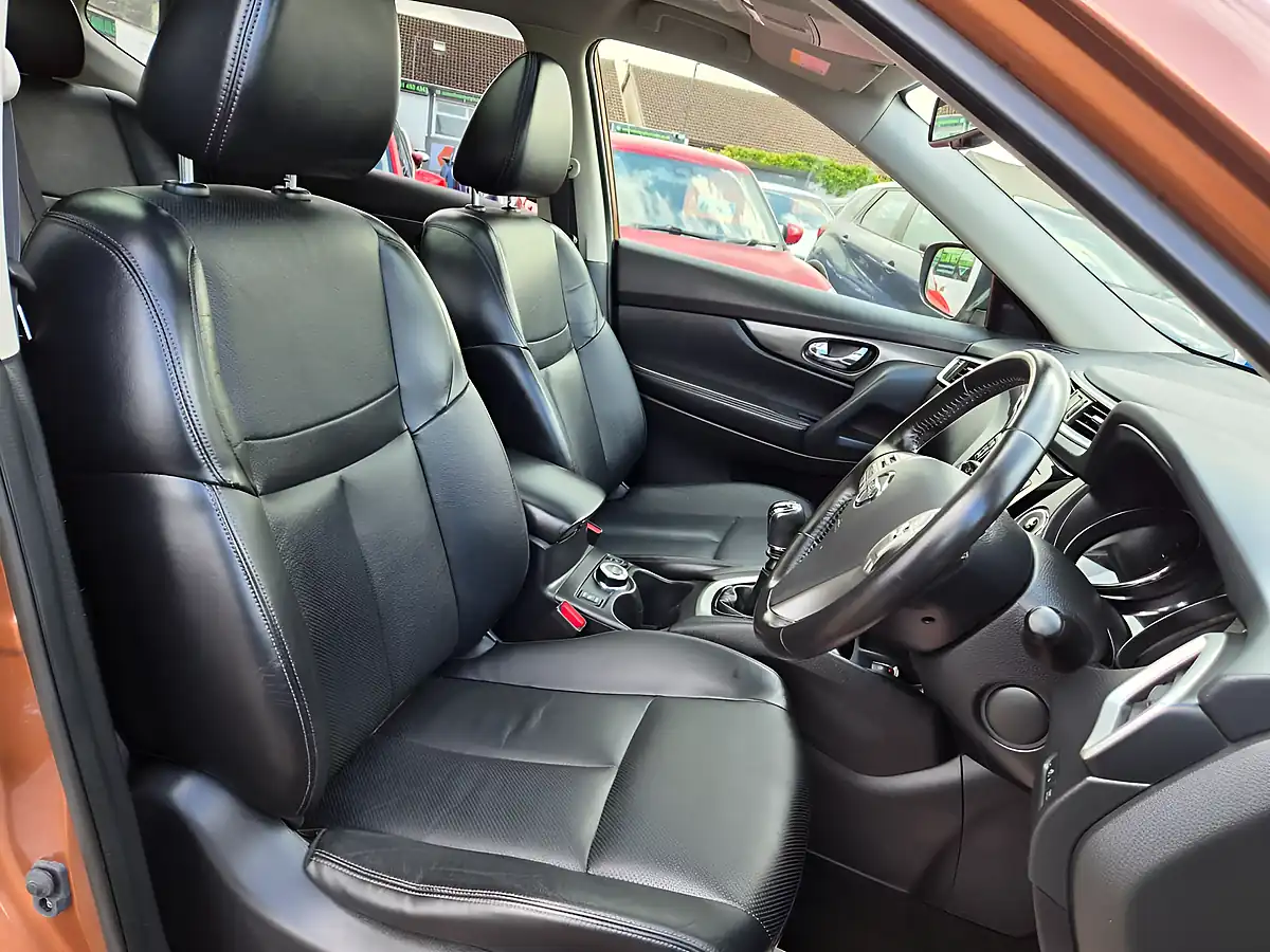 Used 2017 Nissan X-Trail Tekna Orange - Interior and Exterior details 7
