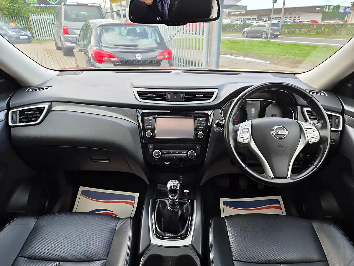 Used 2017 Nissan X-Trail Tekna Orange - Interior and Exterior details 9
