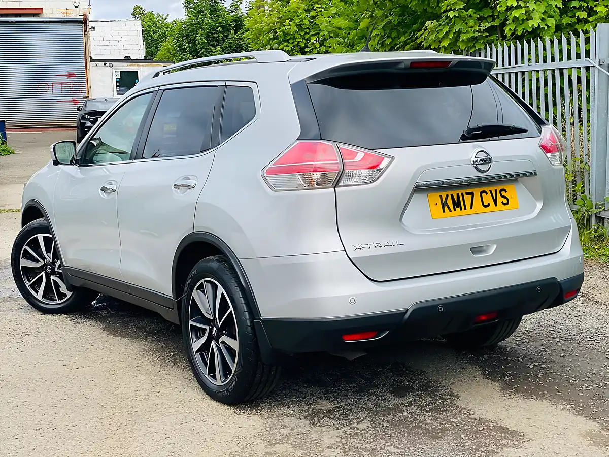 Used 2017 Nissan X-Trail Tekna Silver - Interior and Exterior details 10