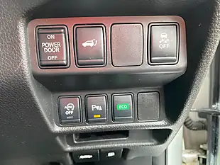 Used 2017 Nissan X-Trail Tekna Silver - Interior and Exterior details 19