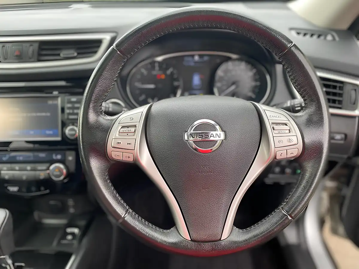Used 2017 Nissan X-Trail Tekna Silver - Interior and Exterior details 20
