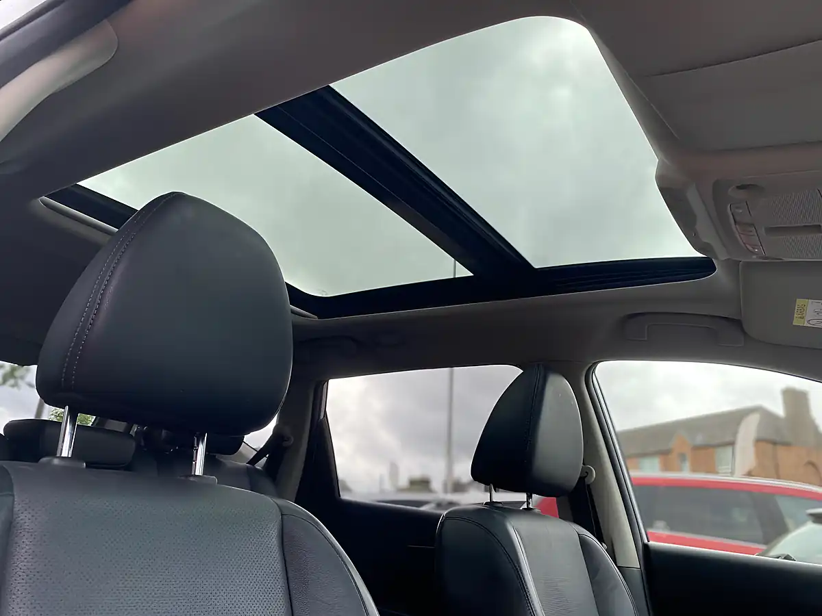 Used 2017 Nissan X-Trail Tekna Silver - Interior and Exterior details 7