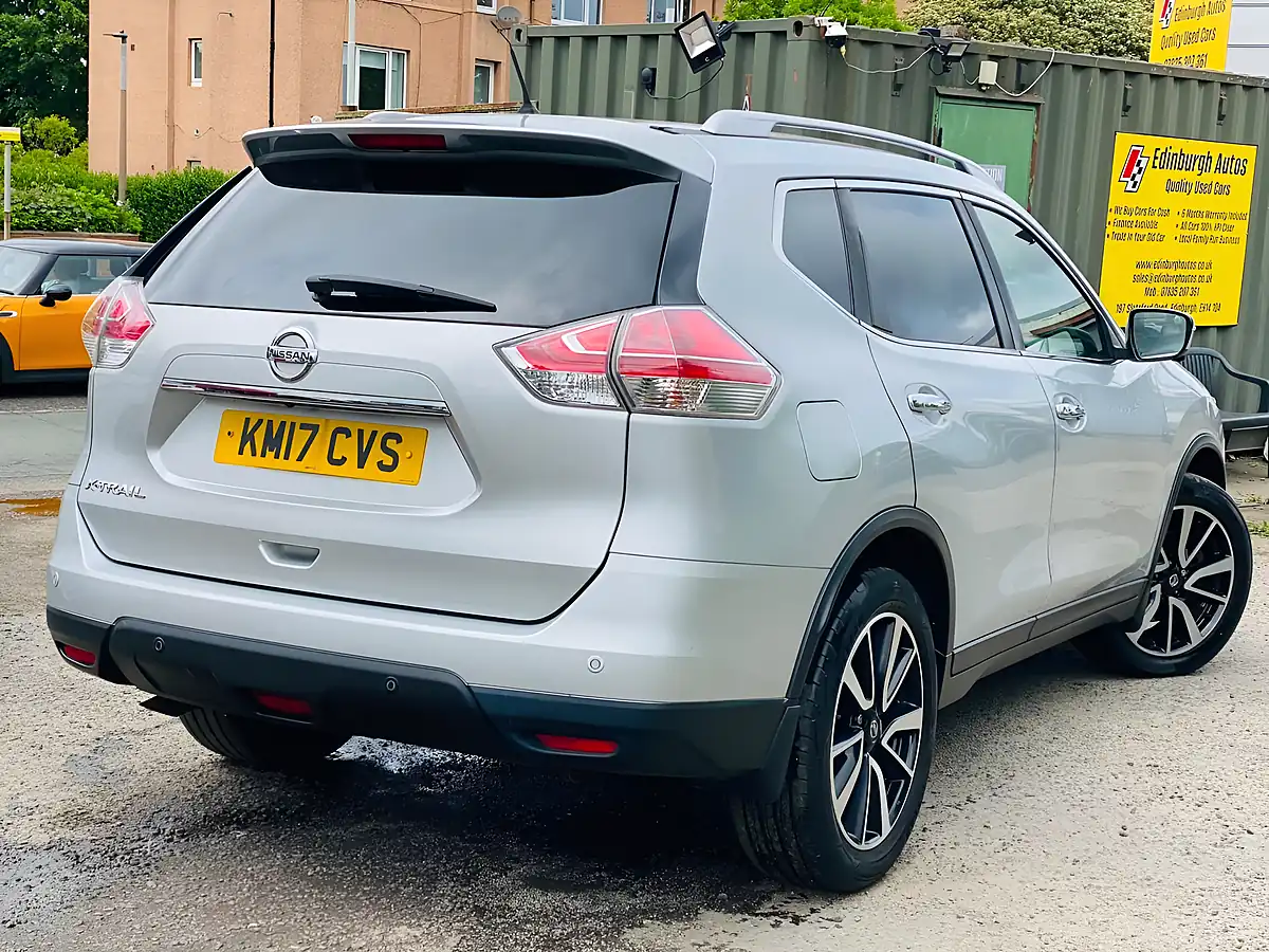 Used 2017 Nissan X-Trail Tekna Silver - Interior and Exterior details 8