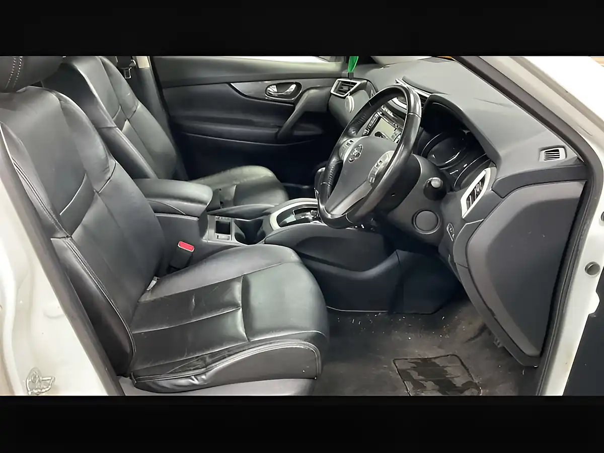 Used 2017 Nissan X-Trail Tekna Storm White - Interior and Exterior details 11