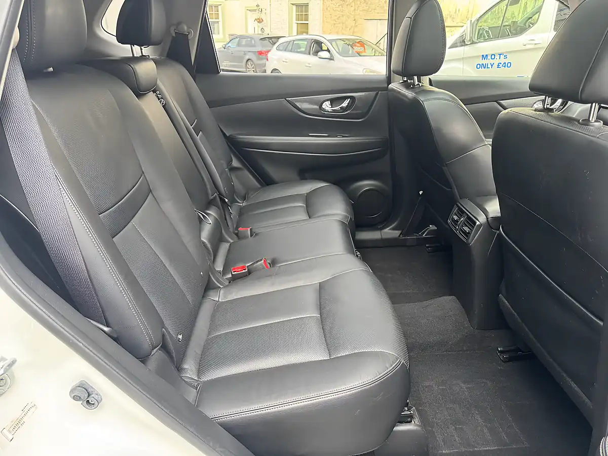 Used 2017 Nissan X-Trail Tekna White - Interior and Exterior details 10