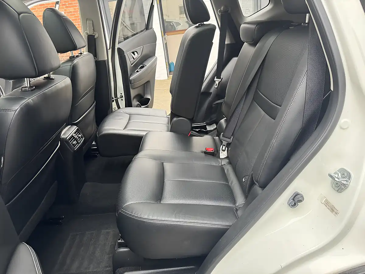 Used 2017 Nissan X-Trail Tekna White - Interior and Exterior details 11