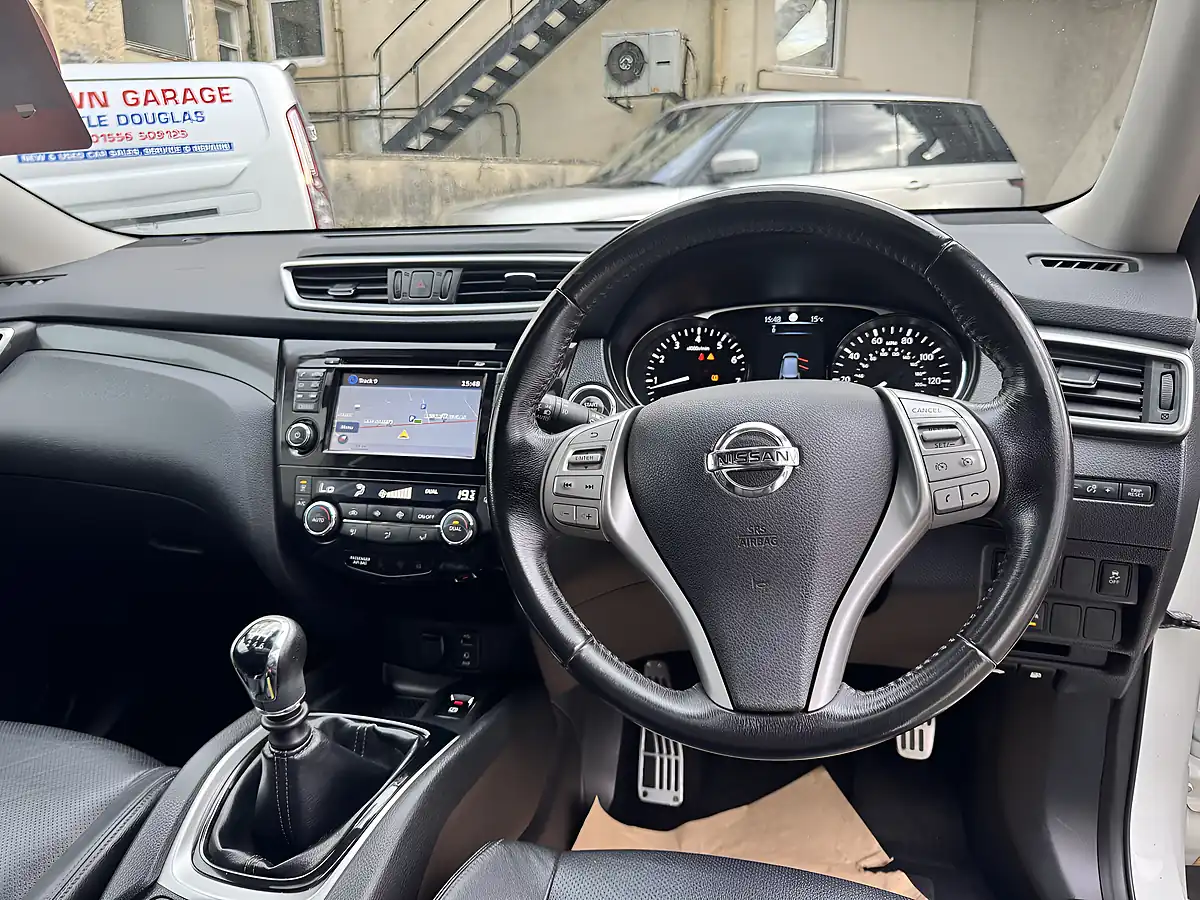 Used 2017 Nissan X-Trail Tekna White - Interior and Exterior details 13