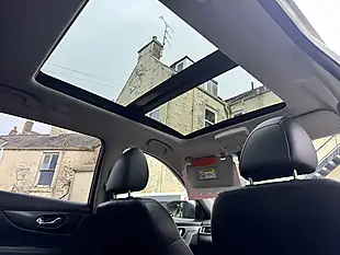 Used 2017 Nissan X-Trail Tekna White - Interior and Exterior details 14