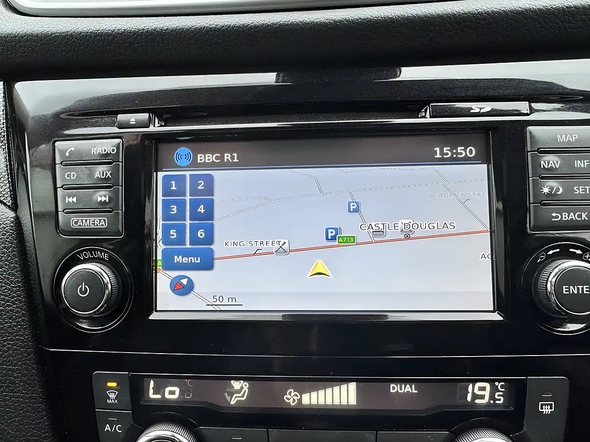 Used 2017 Nissan X-Trail Tekna White - Interior and Exterior details 16