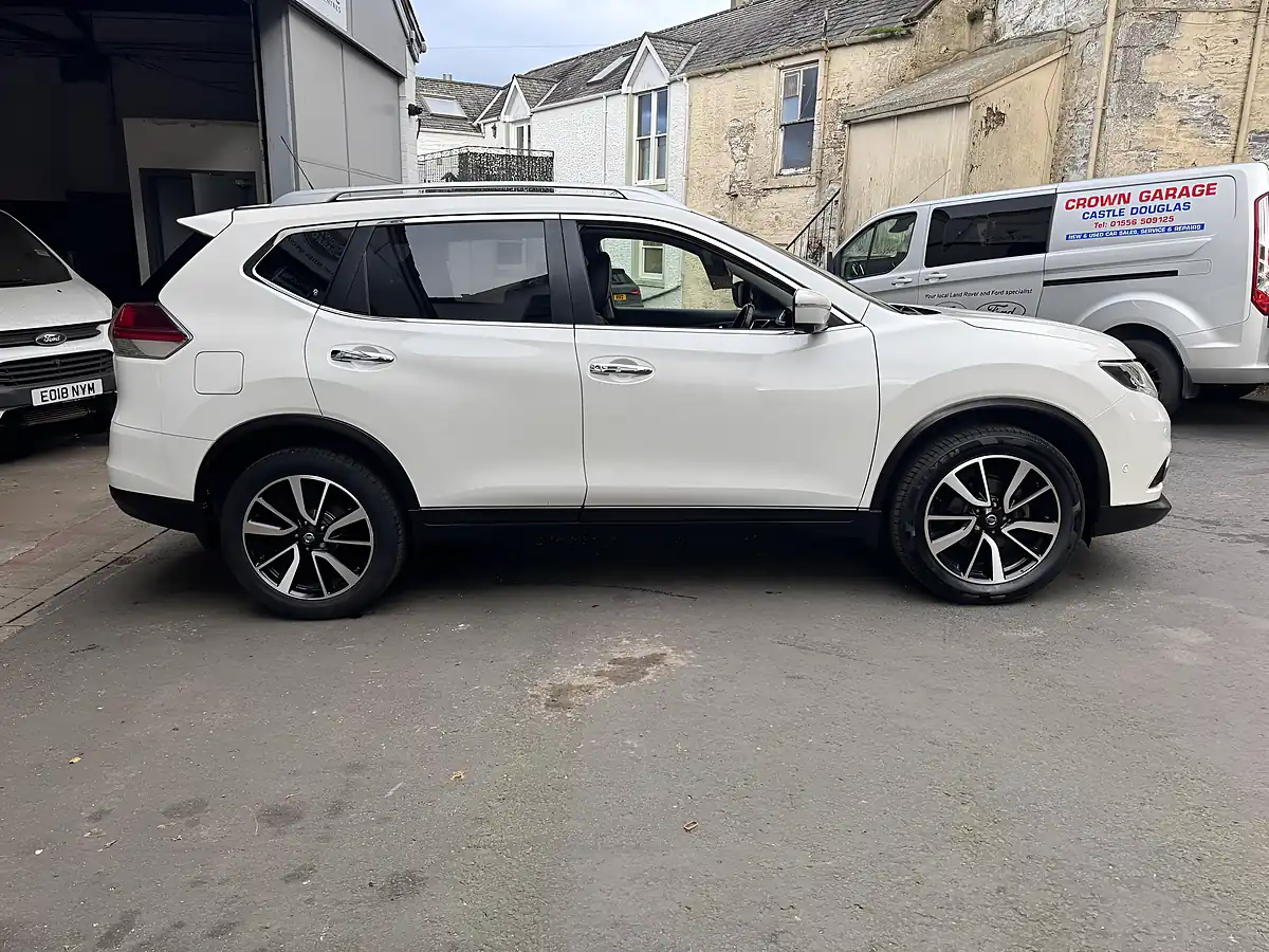 Used 2017 Nissan X-Trail Tekna White - Interior and Exterior details 2