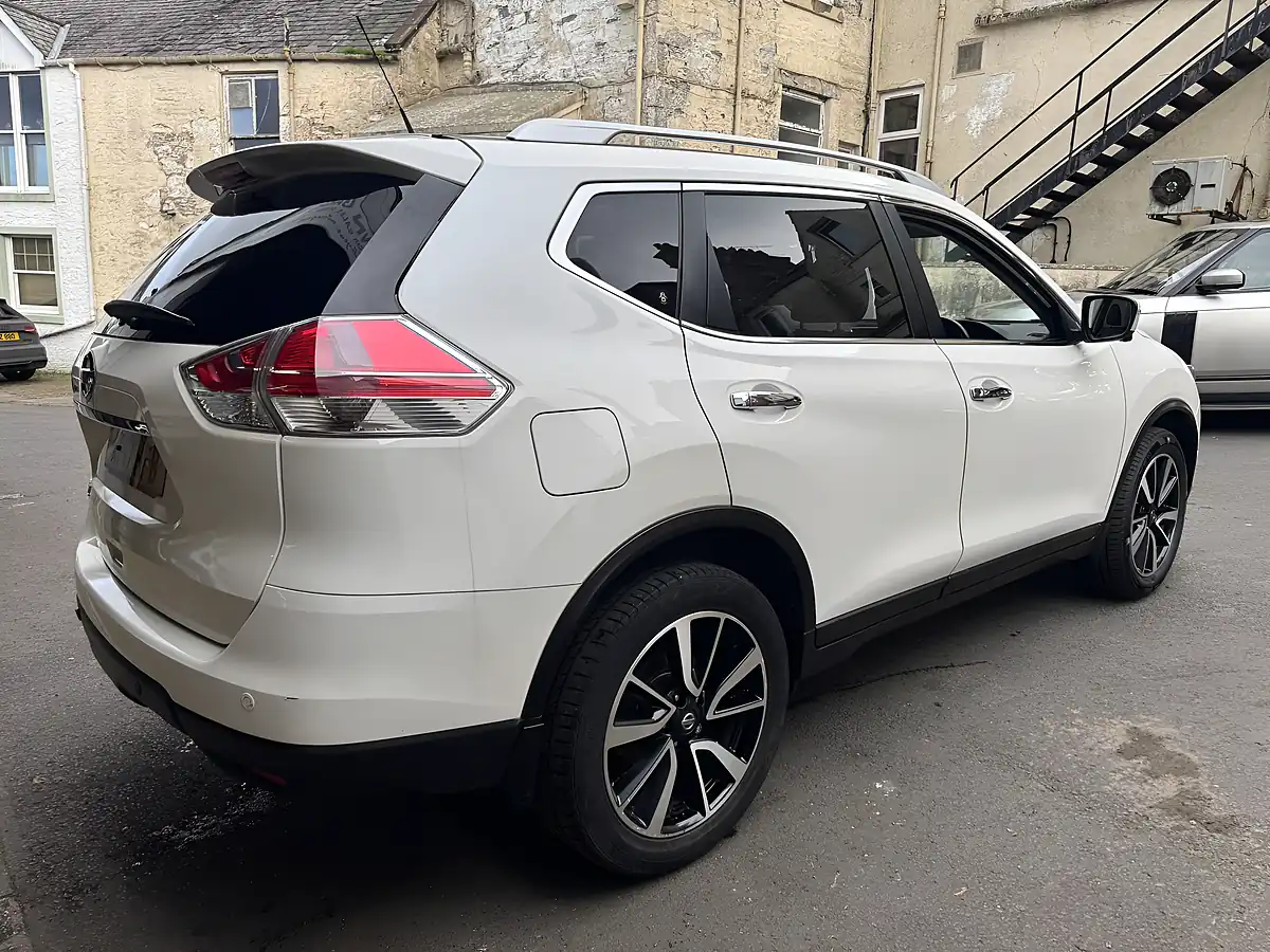 Used 2017 Nissan X-Trail Tekna White - Interior and Exterior details 3