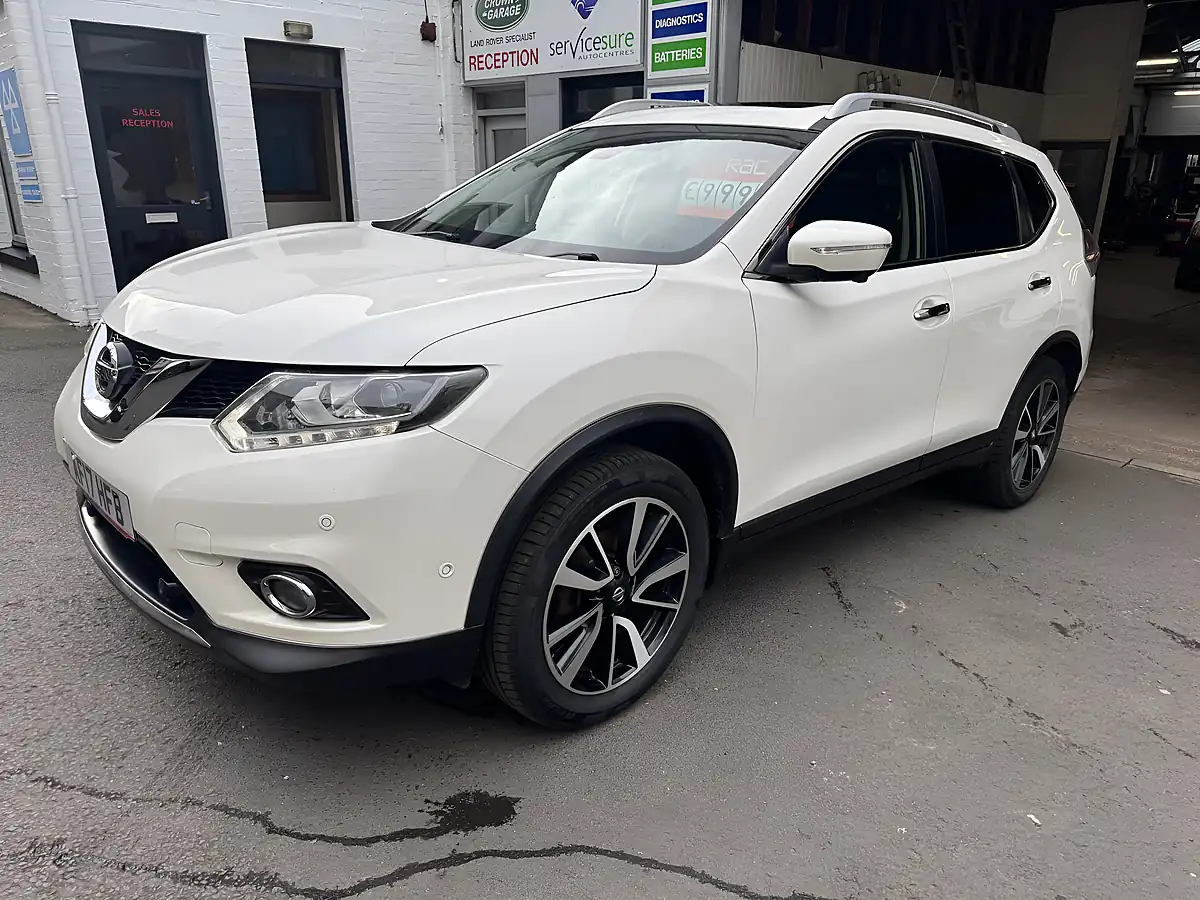 Used 2017 Nissan X-Trail Tekna White - Interior and Exterior details 7