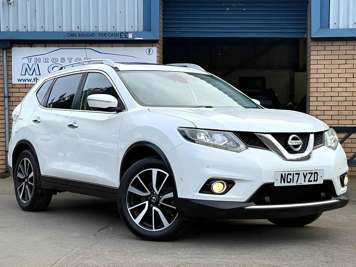 Used 2017 Nissan X-Trail Tekna White - Front View