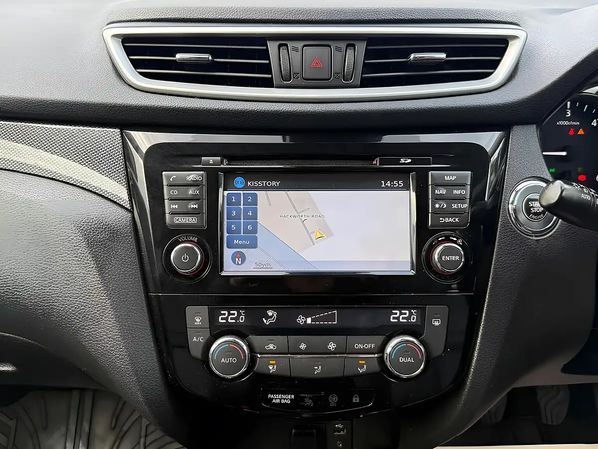 Used 2017 Nissan X-Trail Tekna White - Interior and Exterior details 12