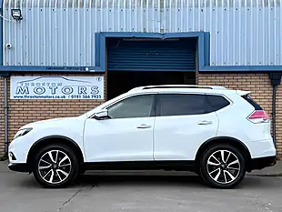 Used 2017 Nissan X-Trail Tekna White - Interior and Exterior details 5