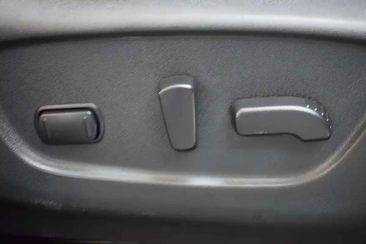 Used 2017 Nissan X-Trail Tekna White - Interior and Exterior details 10